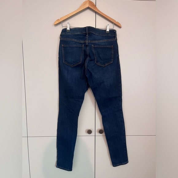 Old Navy rockstar high waisted Jeans - size 8 - Picture 9 of 11